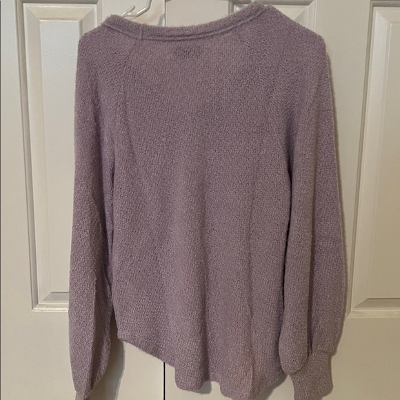 Hollister Lavender Knit Sweater - Picture 2 of 2